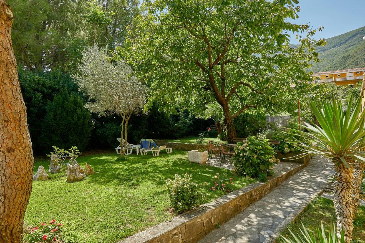Mediterranean Holiday House & Apartments Kotor Exterior foto